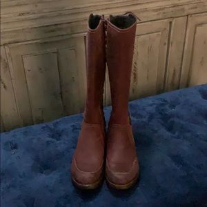 All transactions will be through Poshmark only.